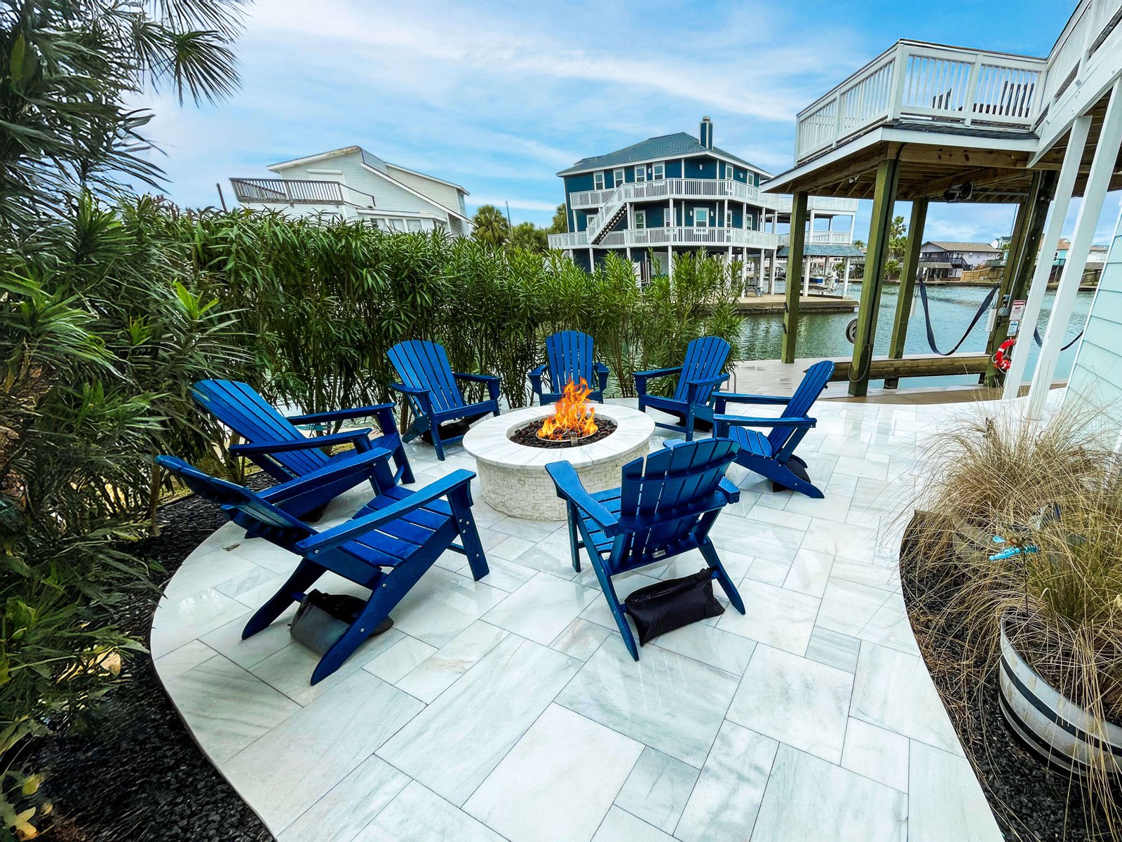 Fire pit seating area at Pelican Lookout