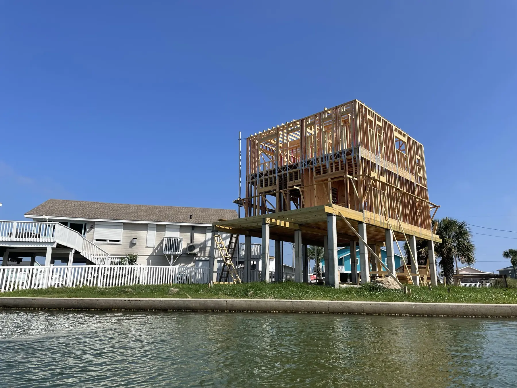 Pelican Lookout waterfront framing during construction